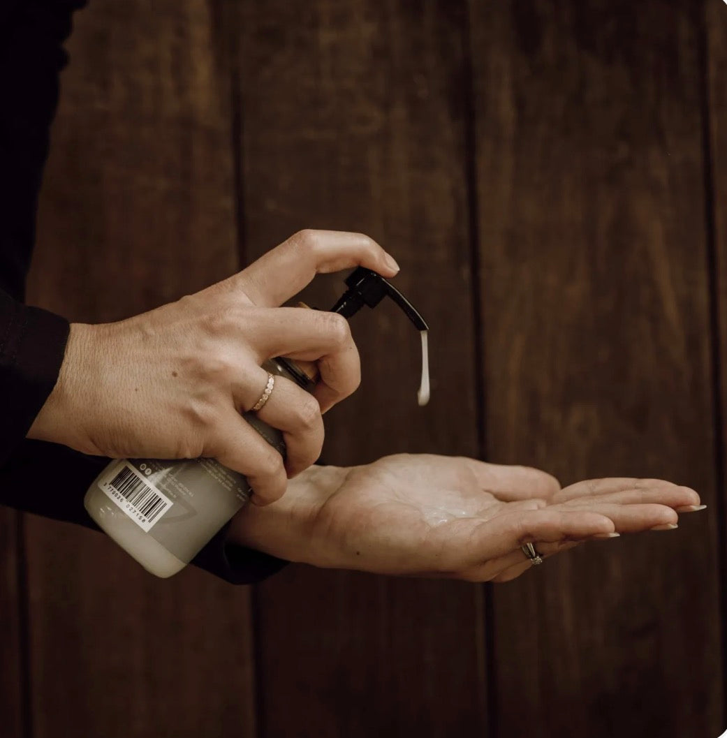 Gel de massage «  refroidissant » pour chevaux .